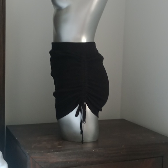 S High Waisted Stretchy Knit Mini Short Hera - Picture 3 of 9